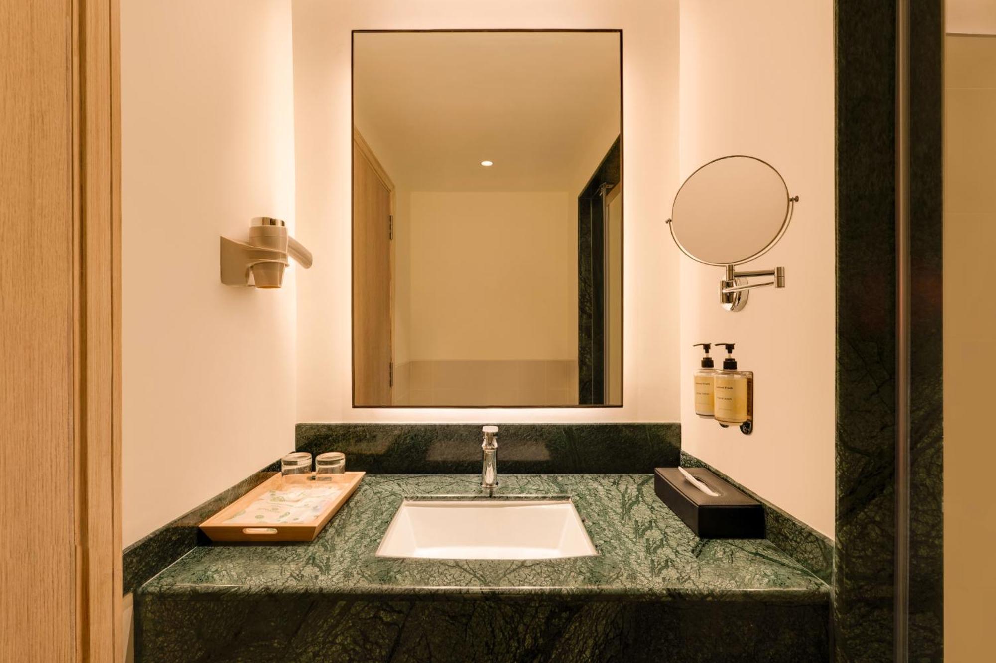 Lemon Tree Hotel, Gachibowli, Haydarabad Dış mekan fotoğraf