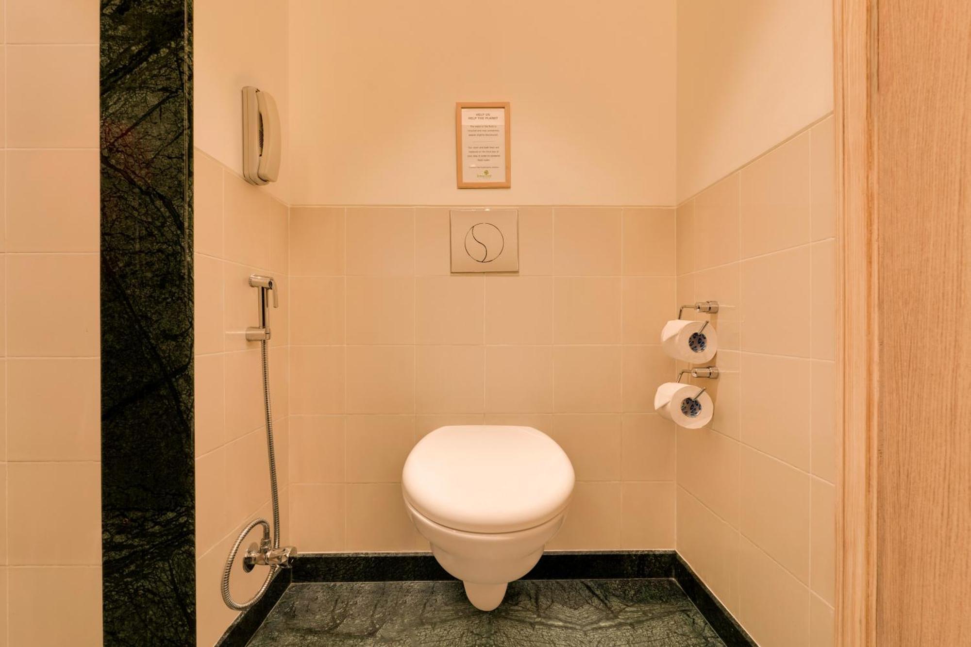 Lemon Tree Hotel, Gachibowli, Haydarabad Dış mekan fotoğraf